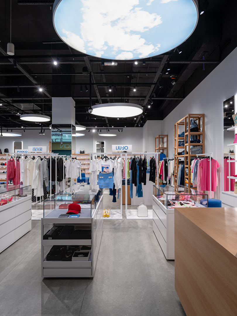 Grande Boutique SPACE-9
