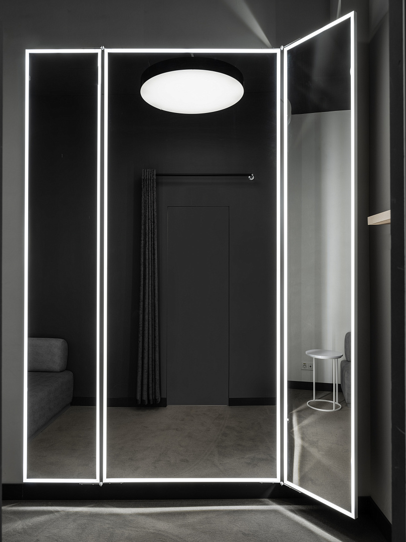 Grande Boutique SPACE-примерочные-2